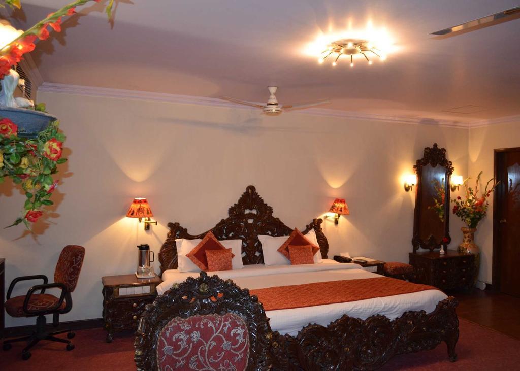 Hotel Grand Sartaj New Delhi Værelse billede