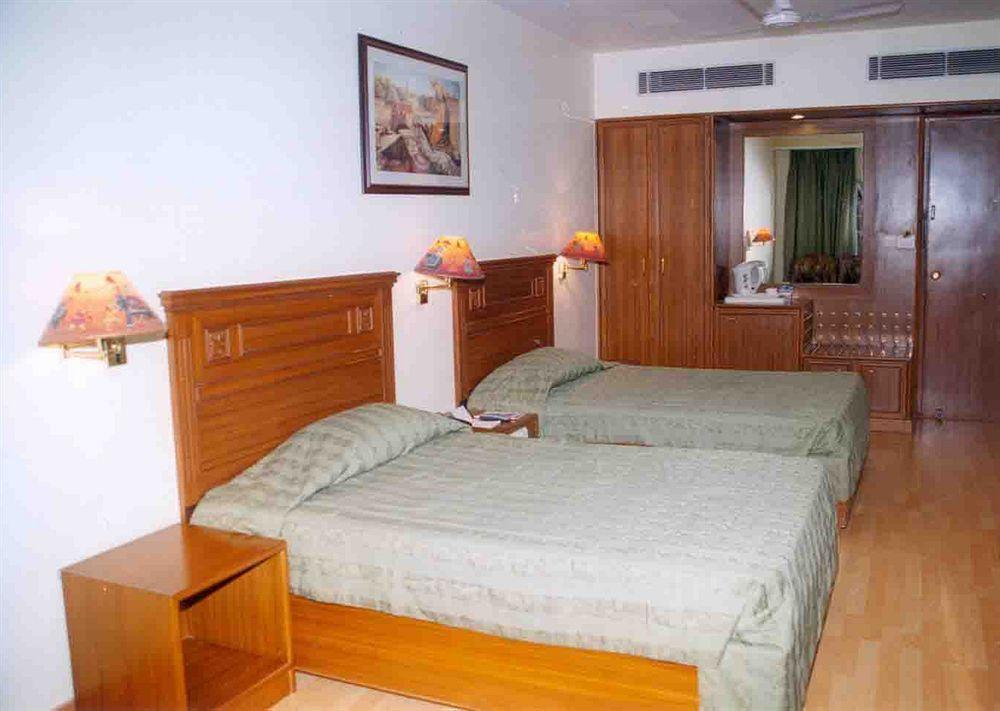 Hotel Grand Sartaj New Delhi Eksteriør billede