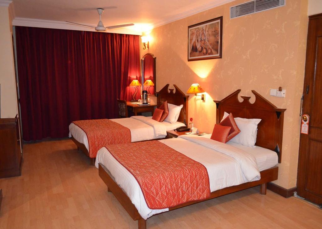 Hotel Grand Sartaj New Delhi Eksteriør billede