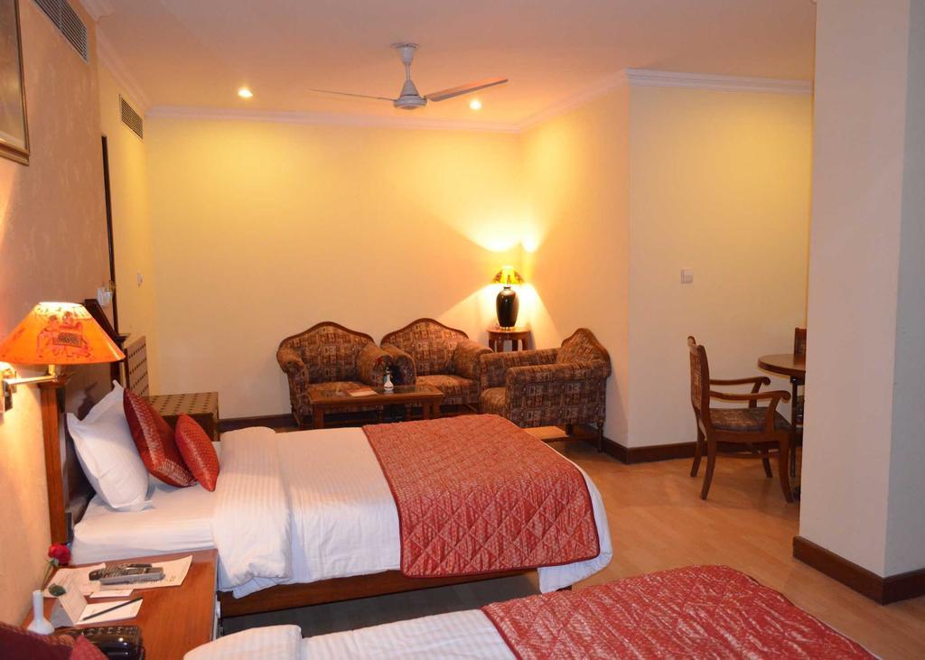 Hotel Grand Sartaj New Delhi Eksteriør billede